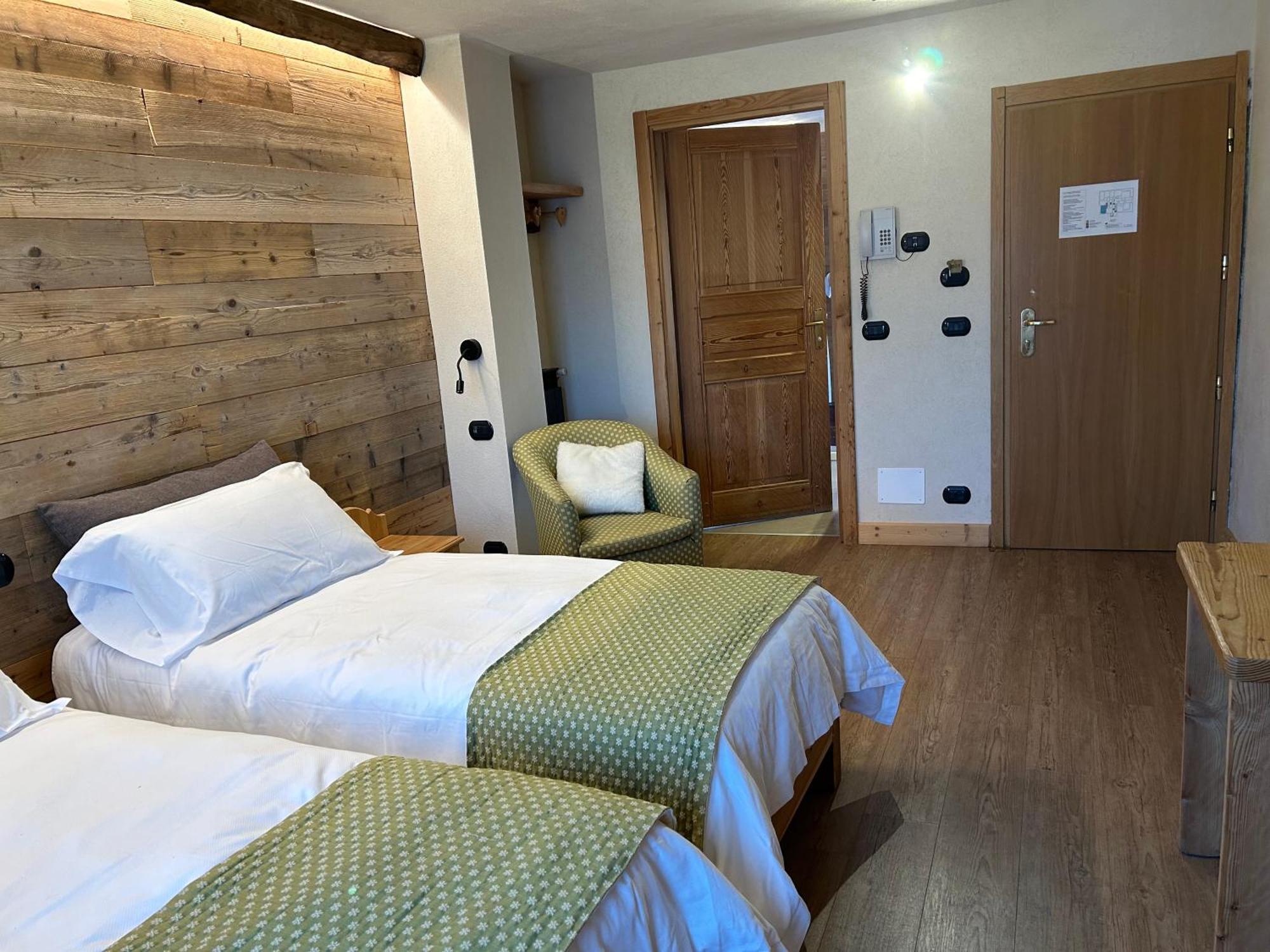 Hotel Stella Alpina ウルクス エクステリア 写真
