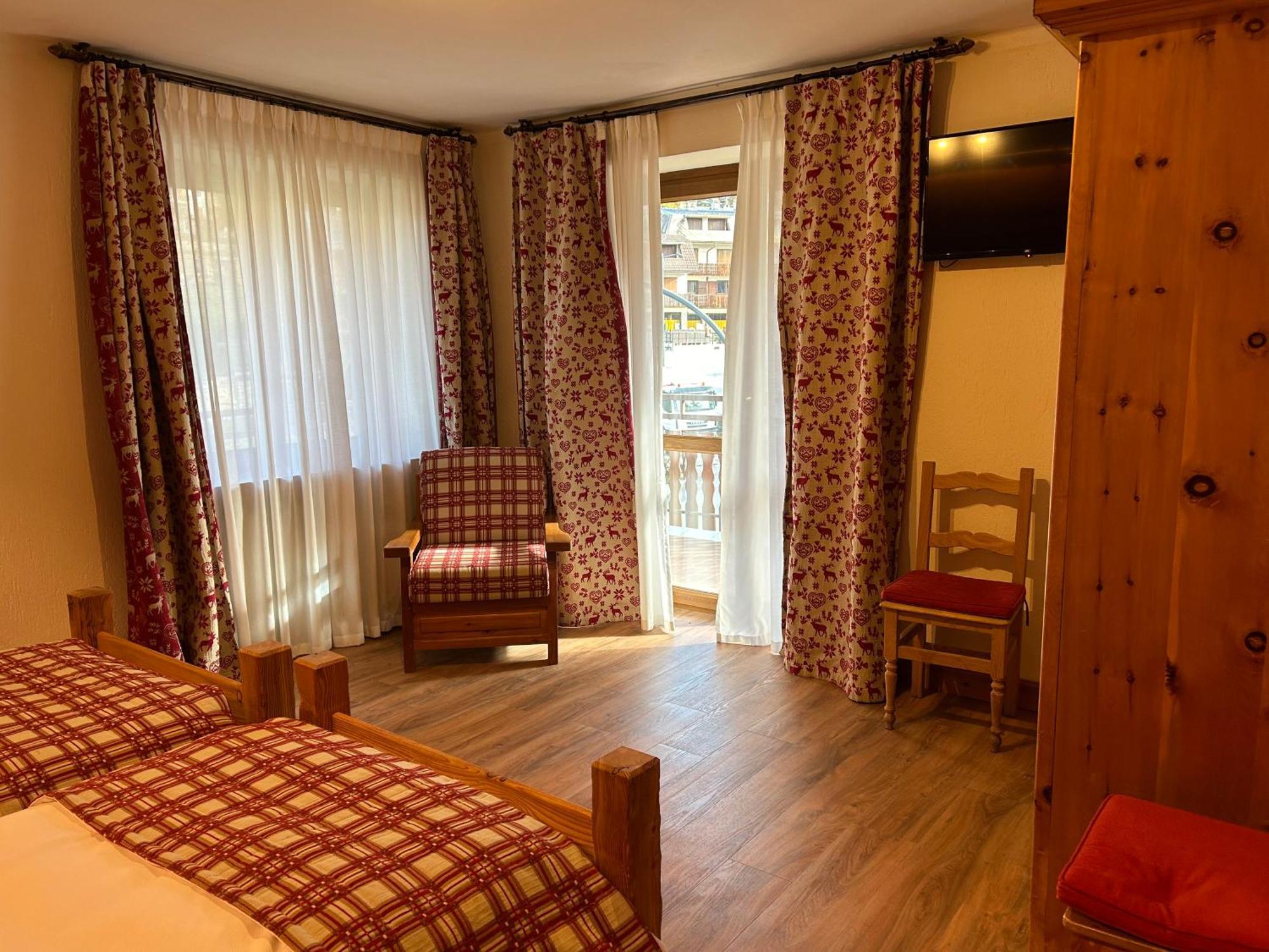 Hotel Stella Alpina ウルクス エクステリア 写真